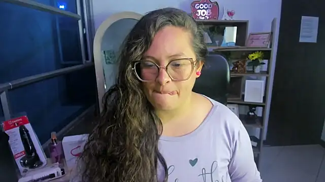 SaraThomso online show from November 13, 2025, 3:27 am