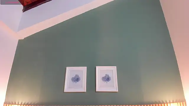  anavictoria  online show from November 4, 2025, 6:40 pm