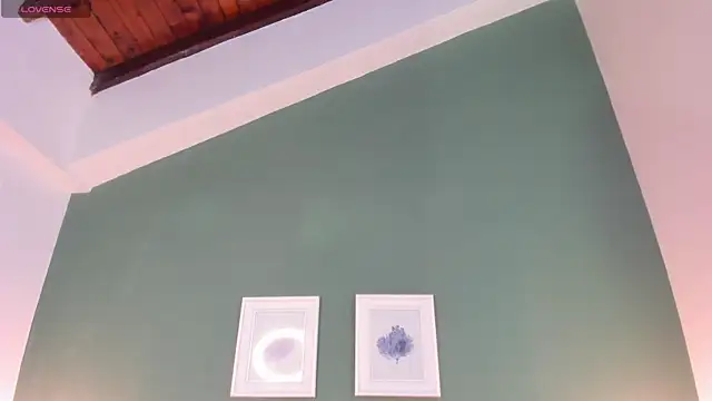  anavictoria  online show from November 20, 2025, 6:18 pm