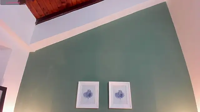  anavictoria  online show from November 28, 2025, 6:10 pm