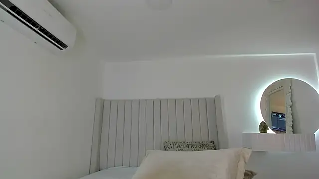 Snapshot of Shelynna_azzul chatting on January 16, 2025, 7:41 pm Shelynna azzul online show from January 16, 2025, 7:41 pm