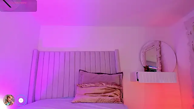 Shelynna azzul online show from March 8, 2026, 8:12 pm