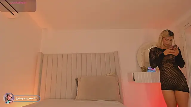 Shelynna azzul online show from March 23, 2026, 8:13 pm