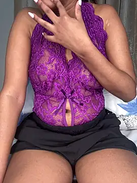 Snapshot of Ravishing_Rubi chatting on May 20, 2026, 12:28 am Ravishing Rubi online show from May 20, 2026, 12:28 am