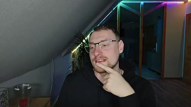 Relsxboy online show from February 11, 2025, 5:50 pm