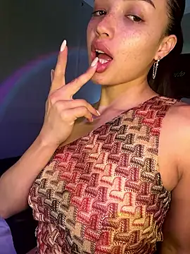 Snapshot of MisFrekcles_ chatting on December 19, 2025, 11:17 am MisFrekcles online show from December 19, 2025, 11:17 am