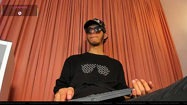 Snapshot of TomyMosterCock chatting on November 26, 2025, 7:59 pm TomyMosterCock online show from November 26, 2025, 7:59 pm