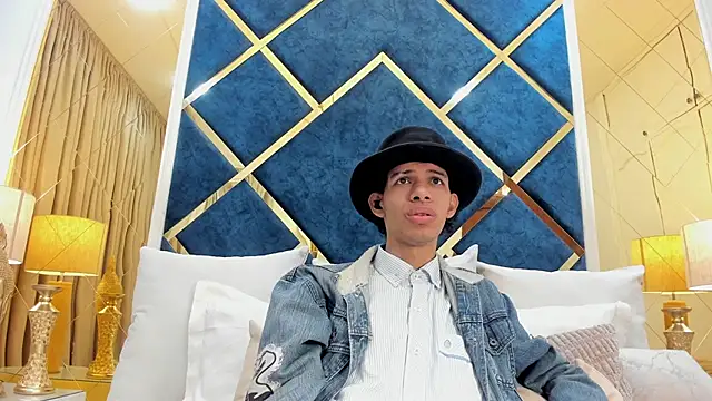 Snapshot of TomyMosterCock chatting on April 6, 2026, 11:38 pm TomyMosterCock online show from April 6, 2026, 11:38 pm