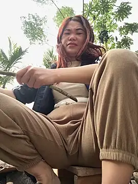 Snapshot of Emily_9xx chatting on December 22, 2024, 2:17 am Emily 9xx online show from December 22, 2024, 2:17 am