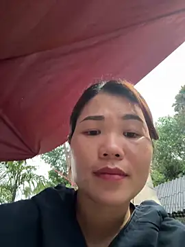 Snapshot of Emily_9xx chatting on February 23, 2025, 10:28 am Emily 9xx online show from February 23, 2025, 10:28 am