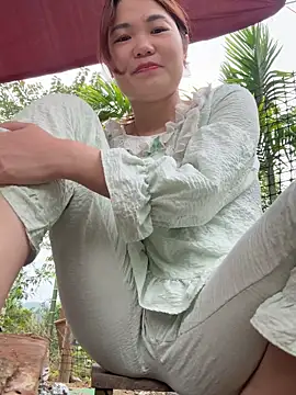 Snapshot of Emily_9xx chatting on March 8, 2025, 6:21 am Emily 9xx online show from March 8, 2025, 6:21 am