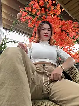 Snapshot of Emily_9xx chatting on March 14, 2025, 4:43 am Emily 9xx online show from March 14, 2025, 4:43 am