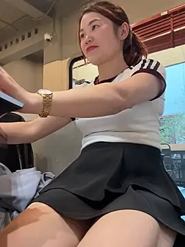 Snapshot of Emily_9xx chatting on March 22, 2025, 11:00 am Emily 9xx online show from March 22, 2025, 11:00 am