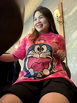 Snapshot of Emily_9xx chatting on December 15, 2025, 6:06 am Emily 9xx online show from December 15, 2025, 6:06 am