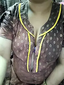 cuteyqueen online show from March 5, 2026, 12:01 pm