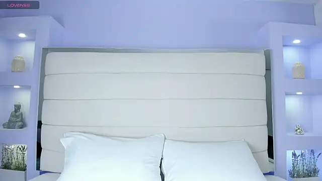 Snapshot of JessyEvans chatting on March 21, 2025, 7:35 pm JessyEvans online show from March 21, 2025, 7:35 pm