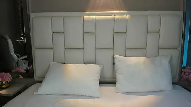 Snapshot of JessyEvans chatting on October 1, 2025, 8:26 pm JessyEvans online show from October 1, 2025, 8:26 pm