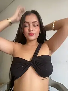 Snapshot of AbbyMillerrr chatting on May 2, 2026, 2:33 pm AbbyMillerrr online show from May 2, 2026, 2:33 pm