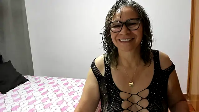Snapshot of Carlaa-69 chatting on June 16, 2026, 9:34 am Carlaa-69 online show from June 16, 2026, 9:34 am