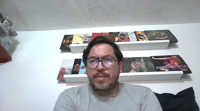 OsoMaduro12 online show from January 5, 2025, 11:55 pm