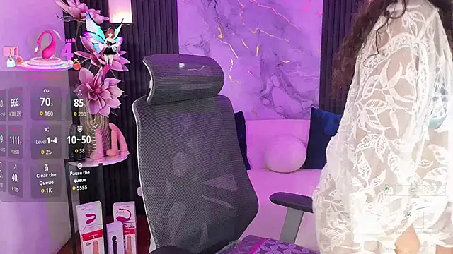 leslyflorez online show from September 22, 2025, 4:14 am