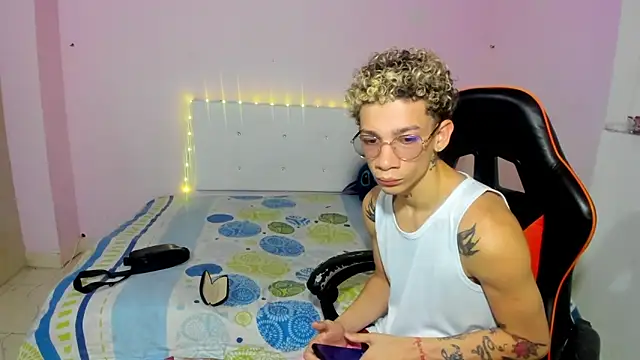 mateodeamjo online show from November 5, 2025, 6:35 am