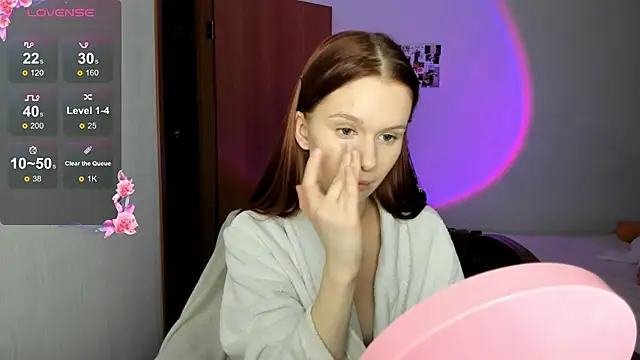 EmilySoul online show from November 8, 2025, 7:45 pm