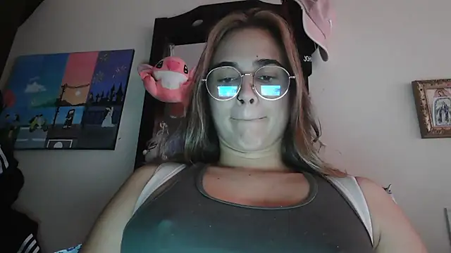 trianabell online show from February 15, 2026, 6:15 pm