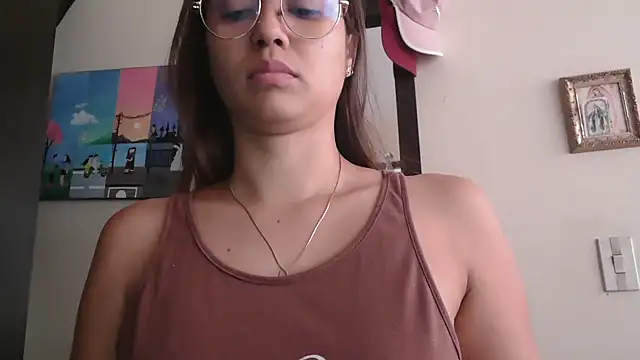 trianabell online show from May 16, 2026, 4:28 pm