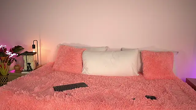 TamyHoney online show from November 28, 2025, 12:13 am