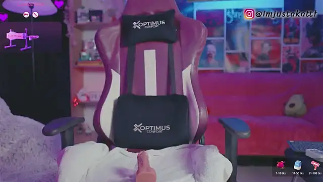 sensualkattt online show from January 17, 2026, 1:54 am