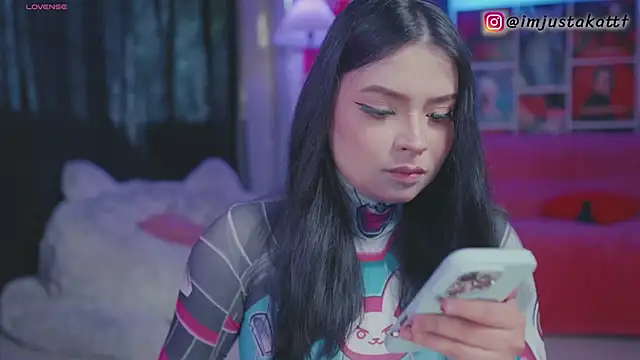 sensualkattt online show from March 15, 2026, 3:07 pm