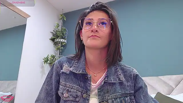 SharisWillian online show from January 24, 2025, 3:43 am