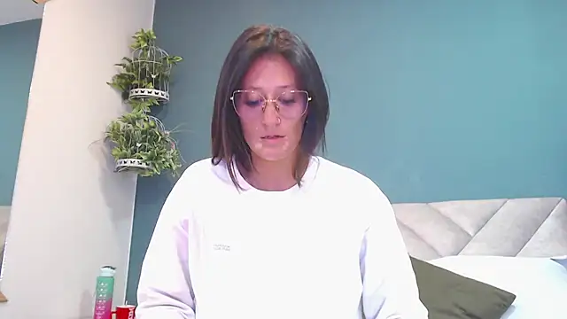 SharisWillian online show from November 5, 2025, 4:01 am