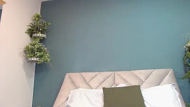 SharisWillian online show from December 20, 2025, 4:41 am