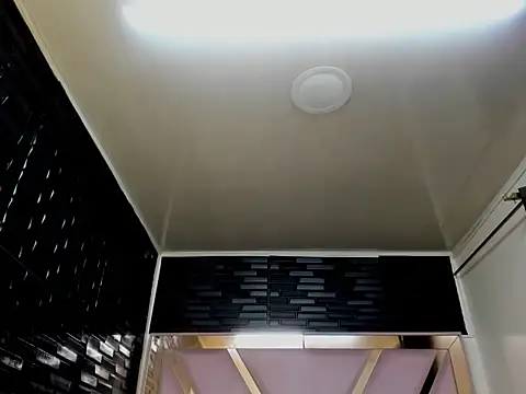 DaianaLutz online show from November 6, 2025, 1:45 pm