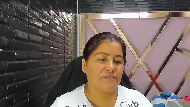 DaianaLutz online show from November 27, 2025, 3:47 pm