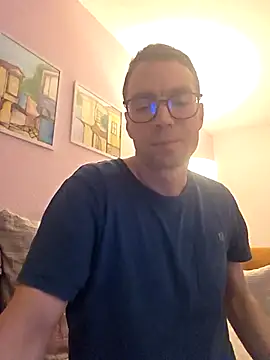 Schnubby1 online show from February 18, 2026, 4:58 pm