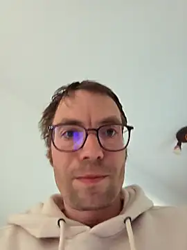 Schnubby1 online show from April 29, 2026, 3:16 pm