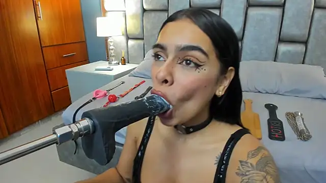 Foxy Assh  online show from September 21, 2025, 8:10 pm