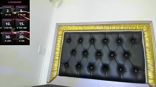 Snapshot of Foxy_Assh_ chatting on January 7, 2026, 4:59 am Foxy Assh online show from January 7, 2026, 4:59 am