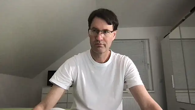 zxzx cam1 online show from March 11, 2025, 4:07 pm