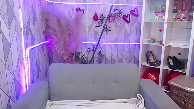 charlottemoonxz online show from September 12, 2025, 3:12 pm