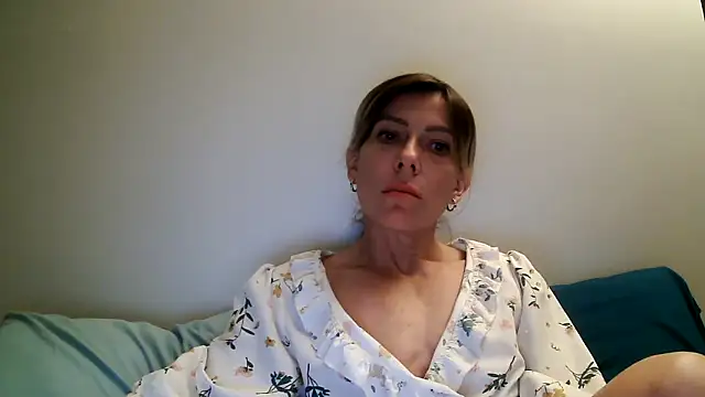 Snapshot of anechka1 chatting on May 1, 2026, 12:37 am anechka1 online show from May 1, 2026, 12:37 am