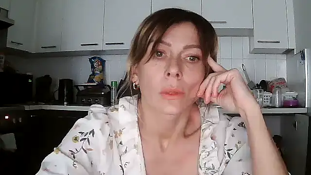 Snapshot of anechka1 chatting on May 1, 2026, 10:03 pm anechka1 online show from May 1, 2026, 10:03 pm