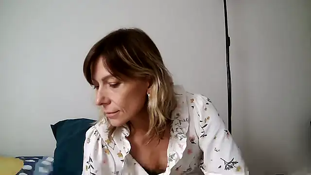 Snapshot of anechka1 chatting on May 2, 2026, 8:14 pm anechka1 online show from May 2, 2026, 8:14 pm