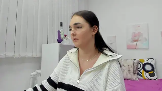 Pretty anniee online show from February 4, 2025, 7:40 am