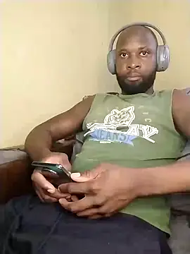 Snapshot of Stallion100 chatting on December 21, 2024, 2:26 pm Stallion100 online show from December 21, 2024, 2:26 pm