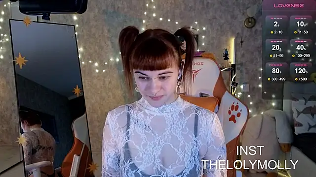 Snapshot of LolyMolli chatting on December 1, 2025, 10:53 am LolyMolli online show from December 1, 2025, 10:53 am