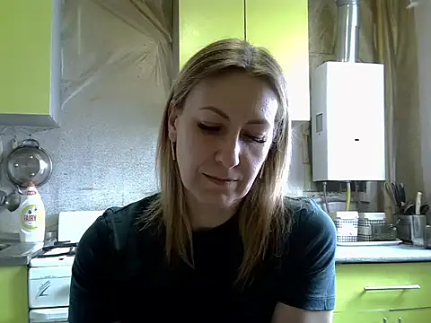 Snapshot of AshleyXHoney chatting on February 26, 2026, 8:35 am AshleyXHoney online show from February 26, 2026, 8:35 am